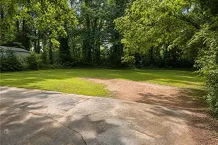 2173 Castlewood St, East Point, GA 30334 - Photo 11