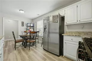 220 Ashland Manor Dr, Lawrenceville, GA 30045 - Photo 7