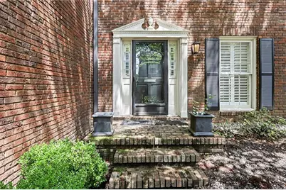 5217 Glenridge Drive NE, Atlanta, GA 30342 - Photo 3