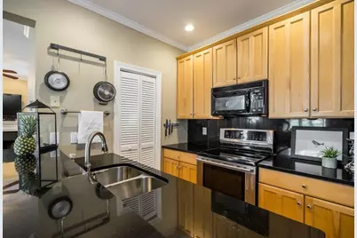 691 Bonaventure Avenue NE, Atlanta, GA 30306 - Photo 9