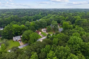1055 Chapman Ln, Stone Mountain, GA 30088 - Photo 45