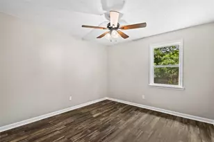 1055 Chapman Ln, Stone Mountain, GA 30088 - Photo 33