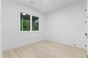 171 Honeysuckle Cir, Lawrenceville, GA 30046 - Photo 5