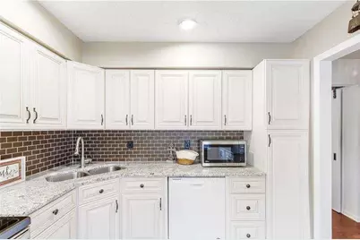 1000 Country Court, Lawrenceville, GA 30044 - Photo 5