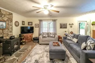 712 Honeysuckle Ln, Temple, GA 30179 - Photo 3