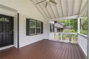 1239 Ashbrook Dr, Lawrenceville, GA 30043 - Photo 9