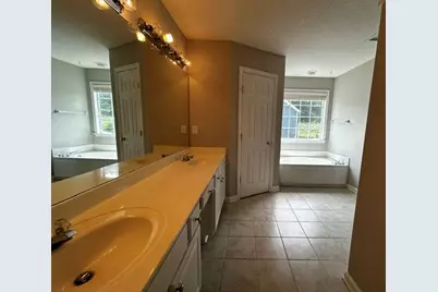 658 Glenbarrett Court NE, Marietta, GA 30066 - Photo 17