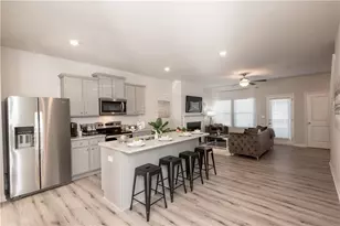 11649 Mendenhall Ct, Hampton, GA 30228 - Photo 3
