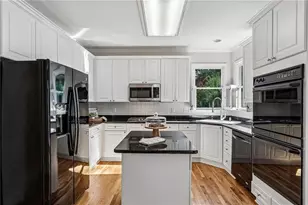 3225 Sunflower Way, Alpharetta, GA 30004 - Photo 9