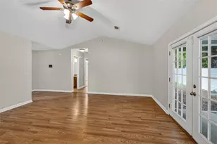 138 Winstead Dr, Brunswick, GA 31525 - Photo 3