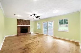 235 Barrington Dr E, Roswell, GA 30076 - Photo 9