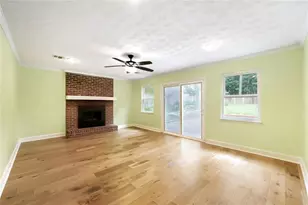 235 Barrington Dr E, Roswell, GA 30076 - Photo 9