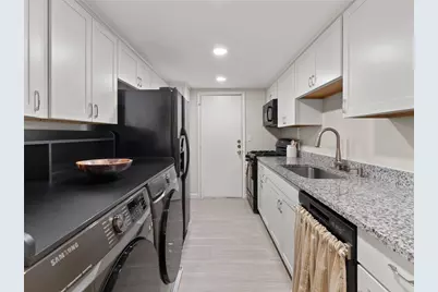 6851 Roswell Road #H26, Atlanta, GA 30328 - Photo 9