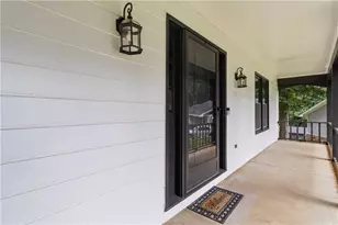 1539 Ridgeland Ct SW, Lilburn, GA 30047 - Photo 5