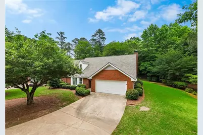 300 Brickleberry Drive, Roswell, GA 30075 - Photo 1
