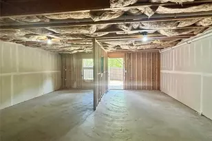 1700 Paxton Dr SW, Lilburn, GA 30047 - Photo 23
