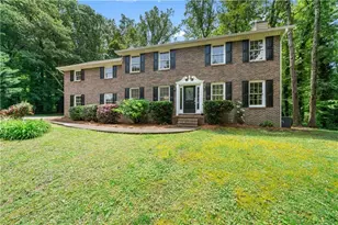 4752 Forest Glen Ct NE, Marietta, GA 30066 - Photo 3