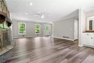 4752 Forest Glen Ct NE, Marietta, GA 30066 - Photo 7