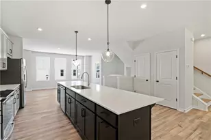 2676 Creek View Terrace, Atlanta, GA 30318 - Photo 5