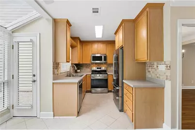 112 Mount Vernon Circle, Atlanta, GA 30338 - Photo 9