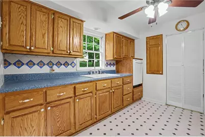 391 Beaumont Drive, Stone Mountain, GA 30087 - Photo 11