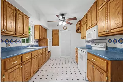 391 Beaumont Drive, Stone Mountain, GA 30087 - Photo 9
