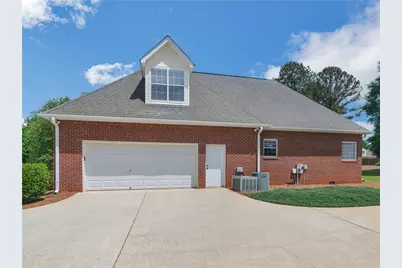 7022 Sherri Court, McDonough, GA 30252 - Photo 3