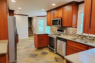 8541 Birch Hollow Dr, Roswell, GA 30076 - Photo 9