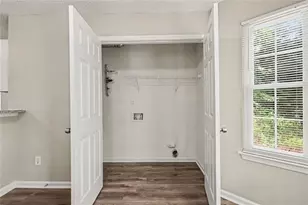1298 Berryhill Dr, Lithonia, GA 30058 - Photo 19