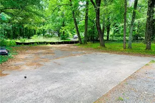 1402 Shadowbrook Dr, Marietta, GA 30062 - Photo 5