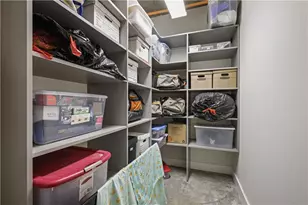 250 Pharr Rd NE, Atlanta, GA 30305 - Photo 17