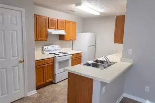 5737 Strathmoor Manor Cir, Lithonia, GA 30058 - Photo 7