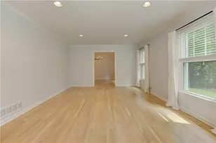 7350 Hunters Branch Dr, Atlanta, GA 30328 - Photo 17