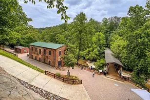 4011 Edgecomb Dr, Roswell, GA 30075 - Photo 29