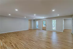 4296 Huntington Cir, Atlanta, GA 30338 - Photo 9