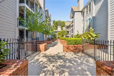 305 Granville Court, Atlanta, GA 30328 - Photo 23