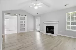 11190 Knotty Pine Pl, Hampton, GA 30228 - Photo 9