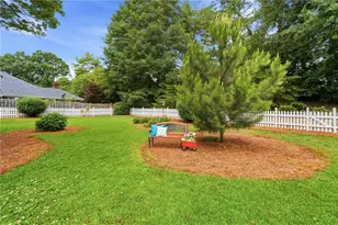 220 Stepping Stone Dr, Alpharetta, GA 30004 - Photo 21