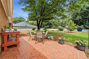 220 Stepping Stone Dr, Alpharetta, GA 30004 - Photo 5