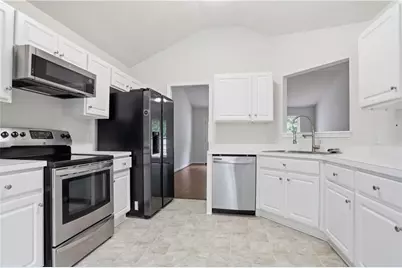 65 Williams Court, Hoschton, GA 30548 - Photo 3