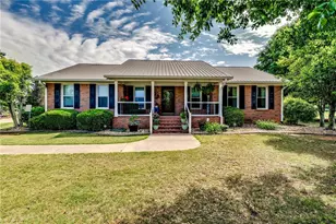 1021 Broughton Ln, Newborn, GA 30056 - Photo 5