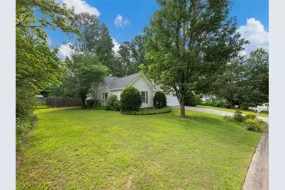 7019 Valley Forge Drive, Flowery Branch, GA 30542 - Photo 15