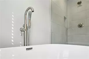 3131 Stonegate Dr SW, Atlanta, GA 30331 - Photo 19