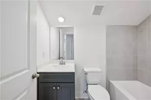 3135 Stonegate Dr SW, Atlanta, GA 30331 - Photo 7