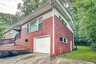1097 Baker Ln, Marietta, GA 30062 - Photo 3