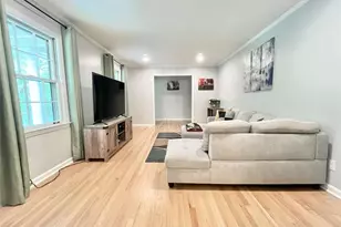 3154 Barkside Ct, Atlanta, GA 30341 - Photo 5
