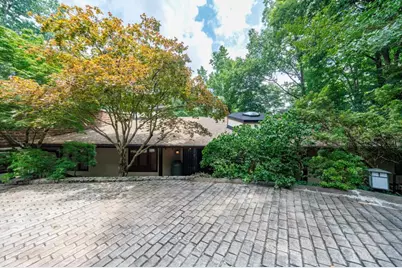 130 Huntcliff Point NE, Sandy Springs, GA 30350 - Photo 1