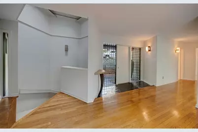 130 Huntcliff Point NE, Sandy Springs, GA 30350 - Photo 5