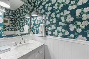 2104 Defoors Mill Dr NW, Atlanta, GA 30318 - Photo 17