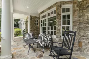 5290 London Dr, Atlanta, GA 30327 - Photo 5